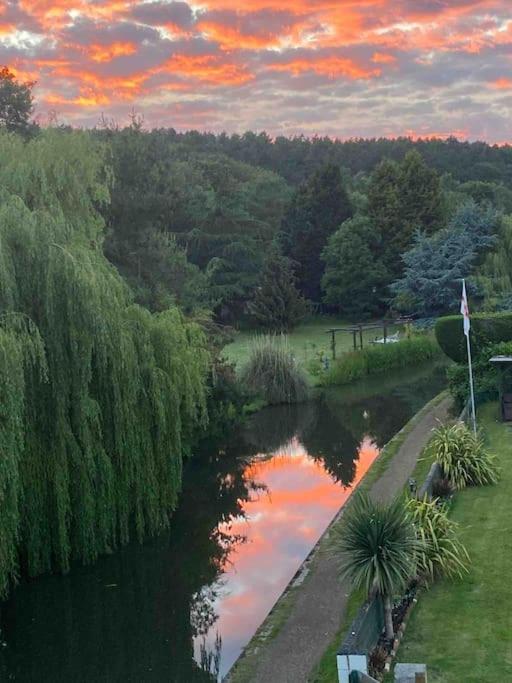 Hidden Gem Canal Facing Retreat With Lovely Walks Hopwas Εξωτερικό φωτογραφία